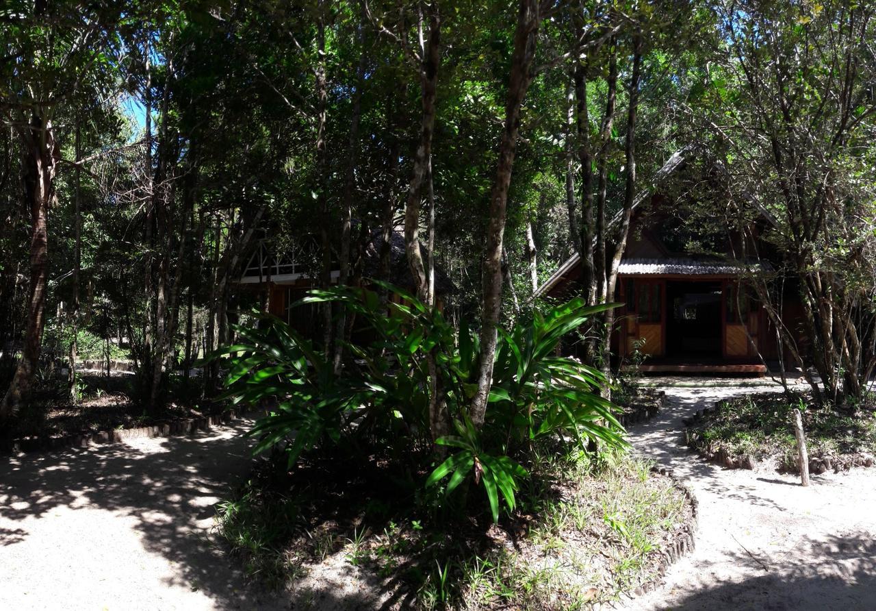 Les Acacias Bungalows Manambolo Exterior foto