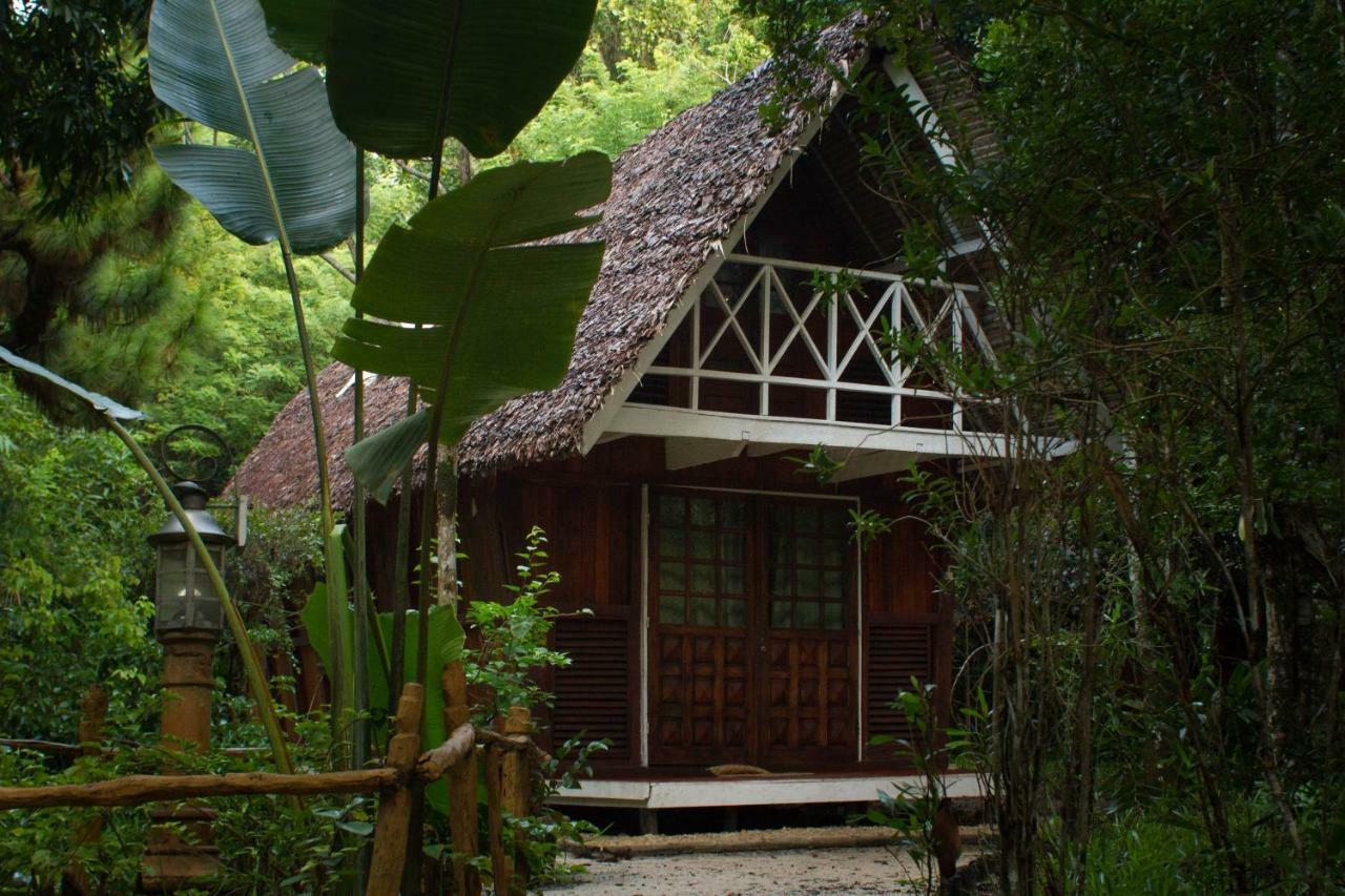 Les Acacias Bungalows Manambolo Exterior foto